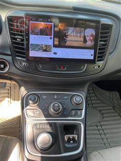 Chrysler 200